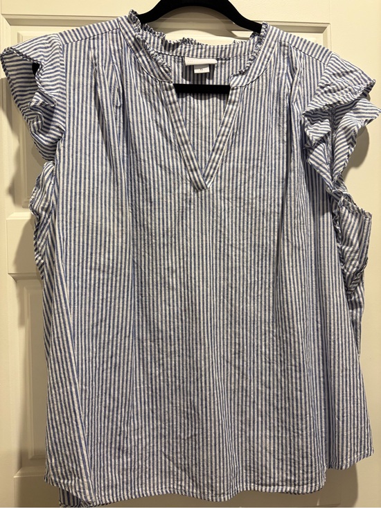 Liz Claiborne Tops - Liz Claiborne Blue and White Striped Ruffle Sleeve V-Neck Top 100% cotton
